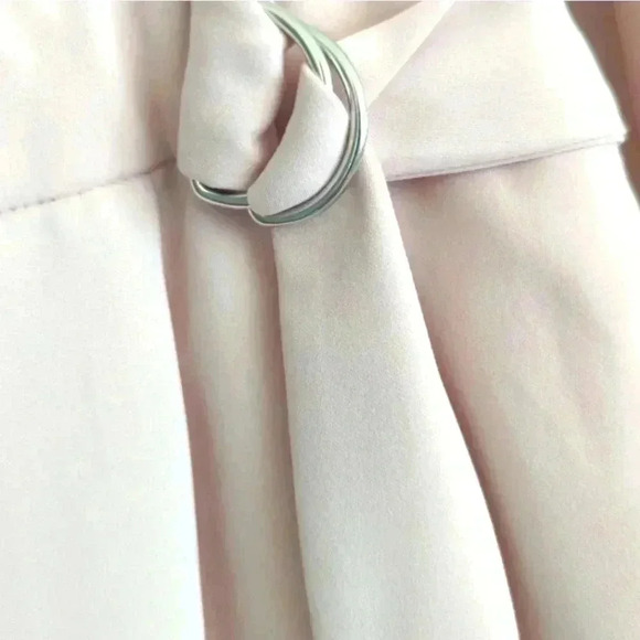 L'atiste by Amy baby pink cutout back d-ring belted v-neck romper playsuit - Picture 3 of 6